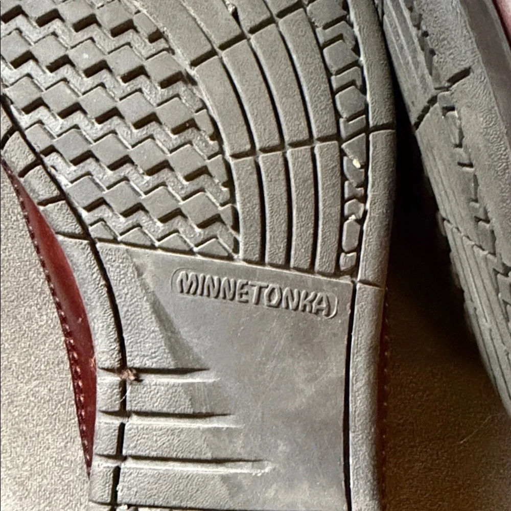 Minnetonka Driver Leather Mens 8.5 Loafers Burgundy Leather